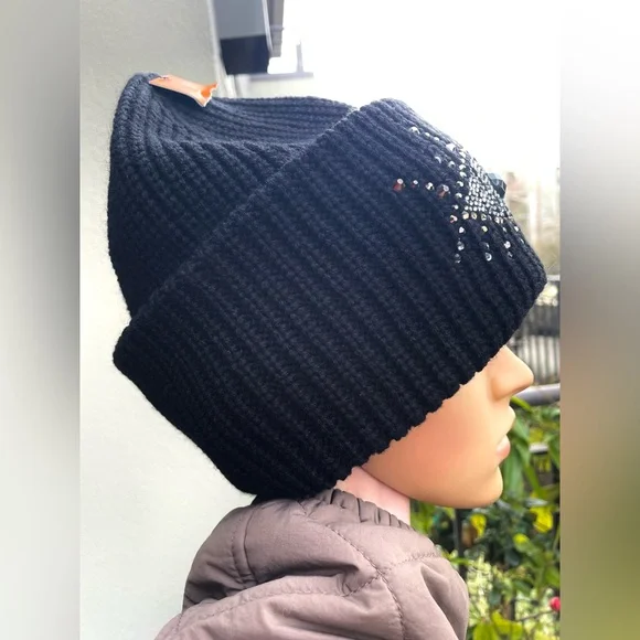 Black Beanie with Eye Design by Kurt Geiger.
NWOT - Picture 11 of 17